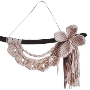 קישוט צמר בעבודת יד