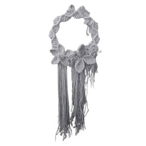 קישוט צמר גדול בעבודת יד